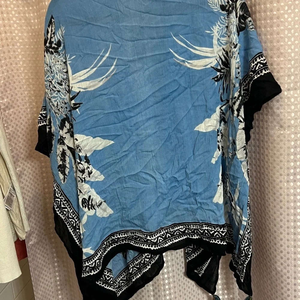 Vince Camuto Blue Banana Topper